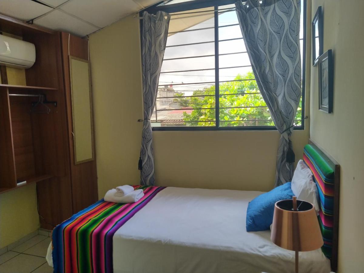 Hotel Antiguo Antiguo Cuscatlán エクステリア 写真