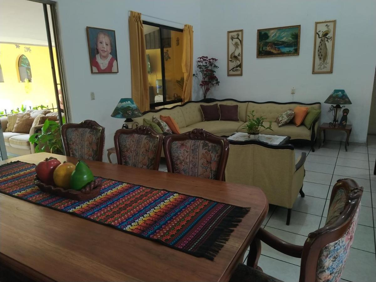 Hotel Antiguo Antiguo Cuscatlán エクステリア 写真