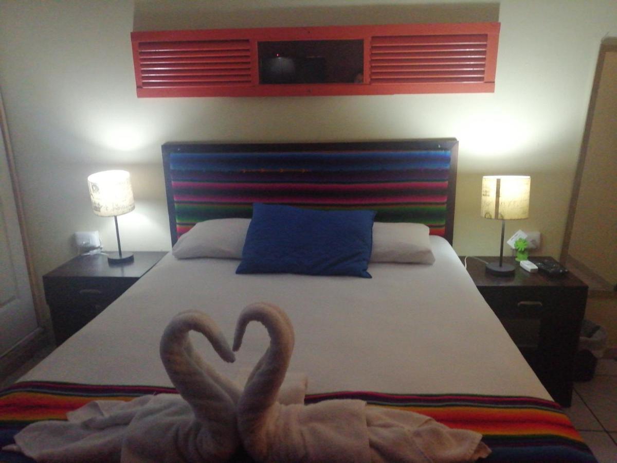 Hotel Antiguo Antiguo Cuscatlán エクステリア 写真