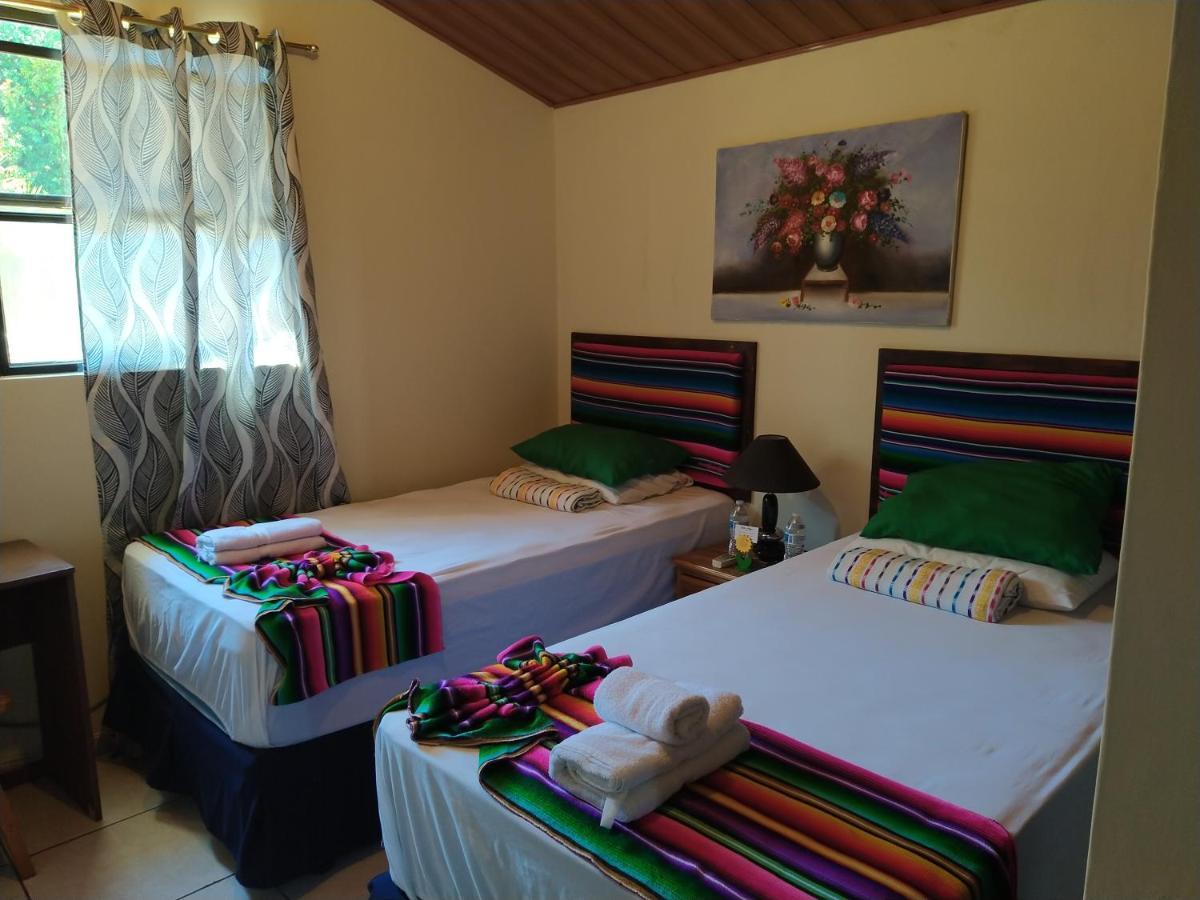 Hotel Antiguo Antiguo Cuscatlán エクステリア 写真