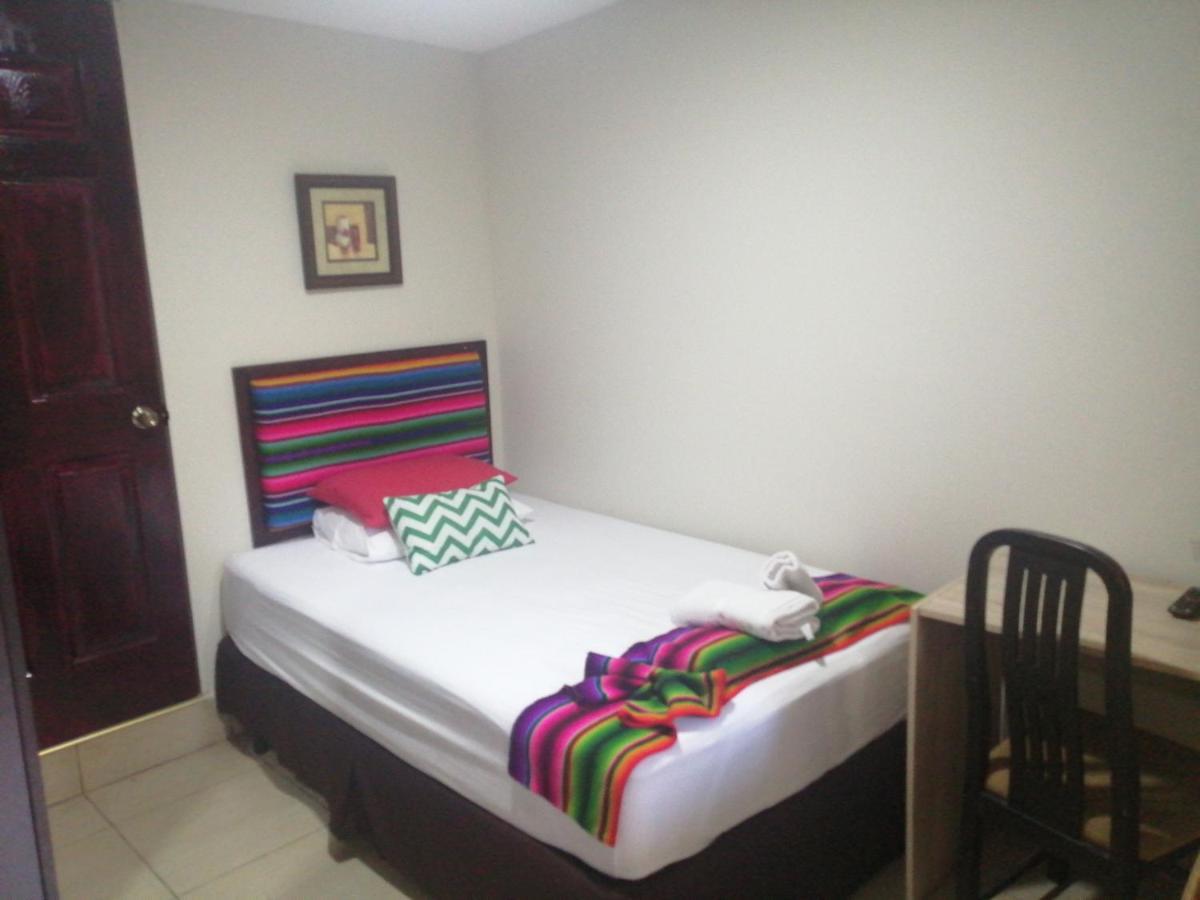 Hotel Antiguo Antiguo Cuscatlán エクステリア 写真