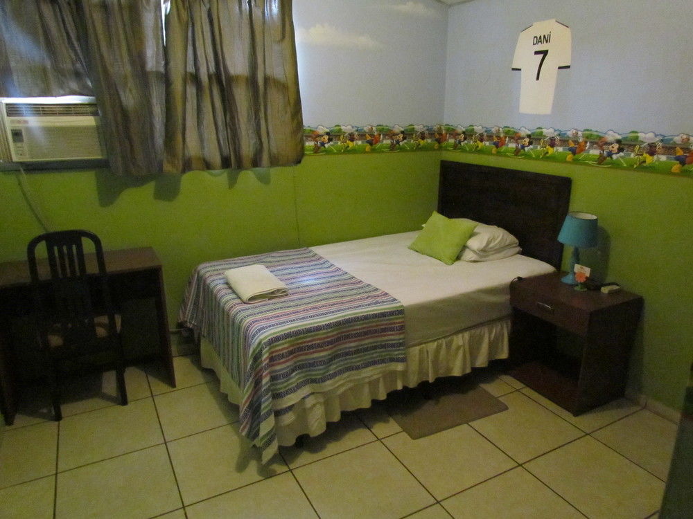 Hotel Antiguo Antiguo Cuscatlán エクステリア 写真