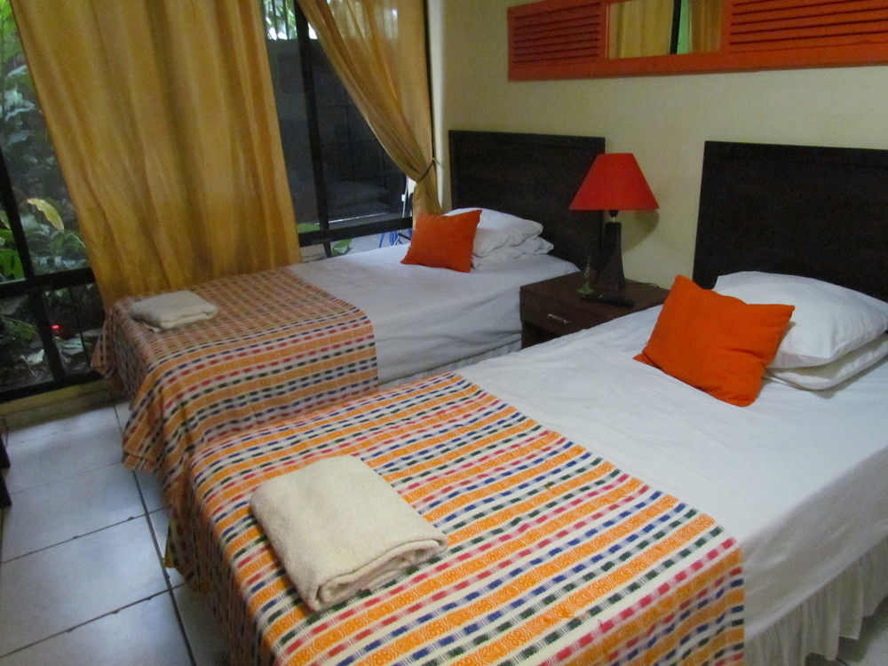 Hotel Antiguo Antiguo Cuscatlán エクステリア 写真