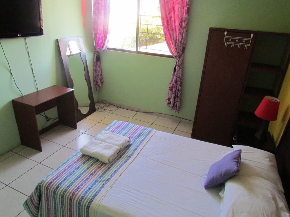 Hotel Antiguo Antiguo Cuscatlán エクステリア 写真